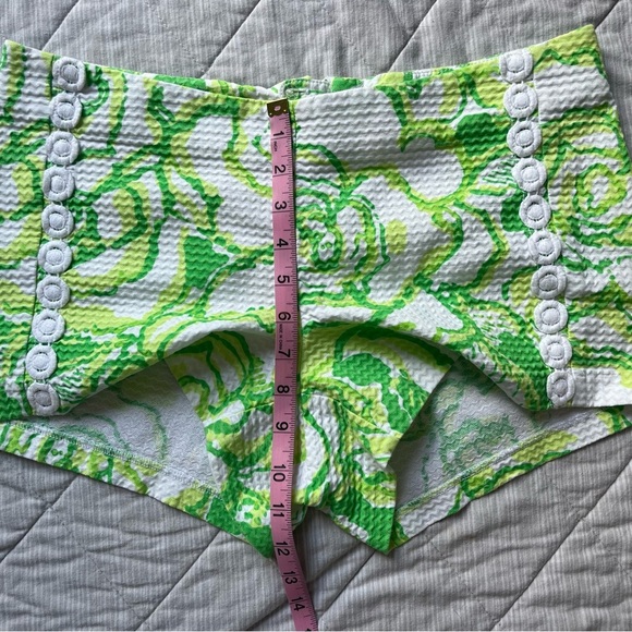Lilly Pulitzer High Waist Green and White Shorts - Picture 6 of 9